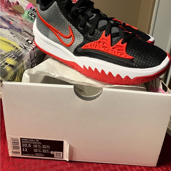 Nike Kyrie Low 4TB Men’s Shoe - Picture 6 of 6